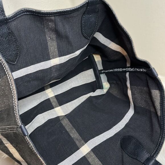 💯 Authentic Burberry Doodle Tote🍀 - Picture 9 of 16